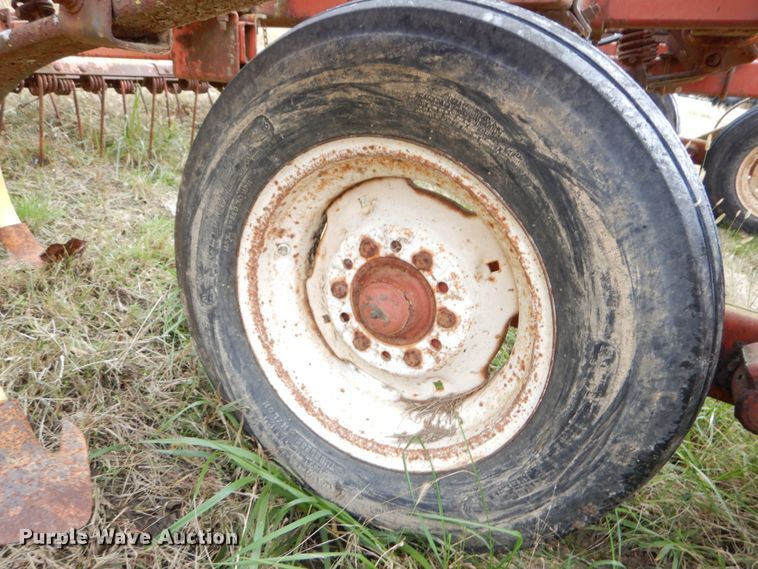 image for item DH2223 Hesston 2210 field cultivator