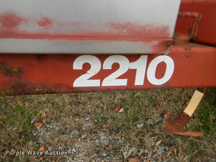 image for item DH2223 Hesston 2210 field cultivator