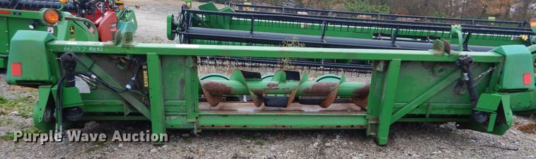 image for item DH2226 1995 John Deere 693 corn head