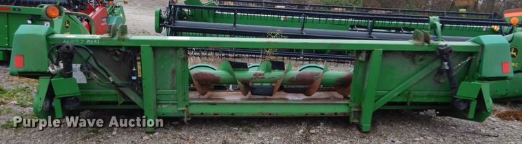 image for item DH2226 1995 John Deere 693 corn head