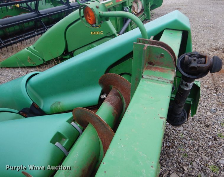 image for item DH2226 1995 John Deere 693 corn head