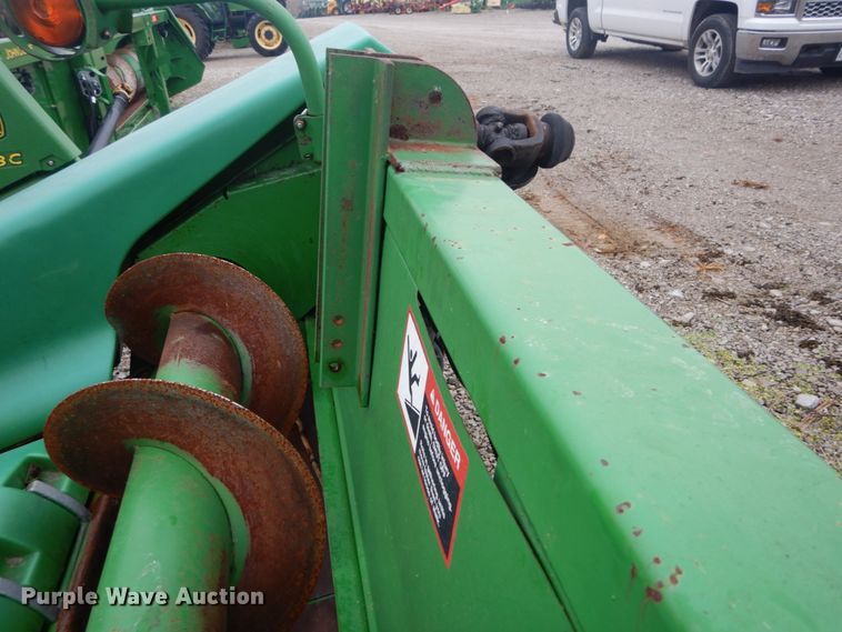 image for item DH2226 1995 John Deere 693 corn head