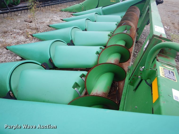 image for item DH2226 1995 John Deere 693 corn head