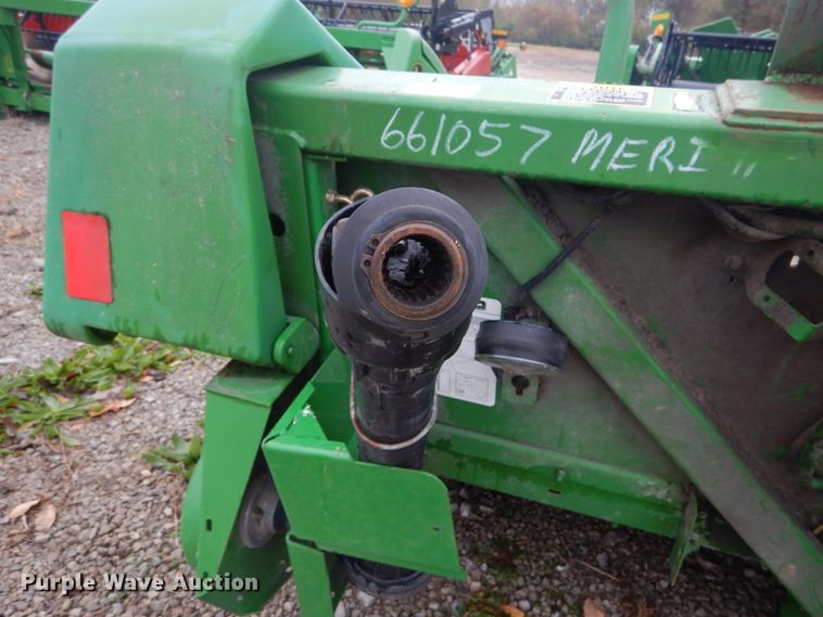 image for item DH2226 1995 John Deere 693 corn head