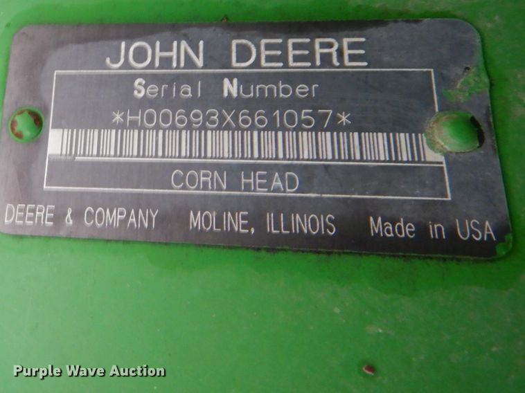 image for item DH2226 1995 John Deere 693 corn head