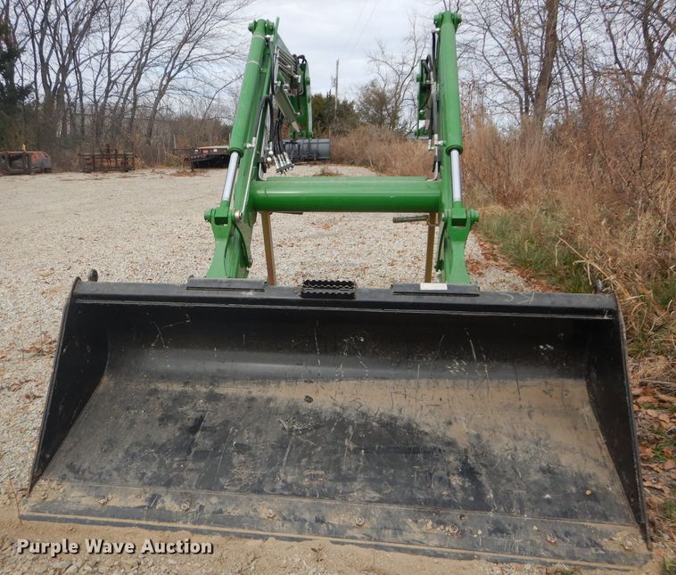 image for item DH2732 John Deere 673 loader