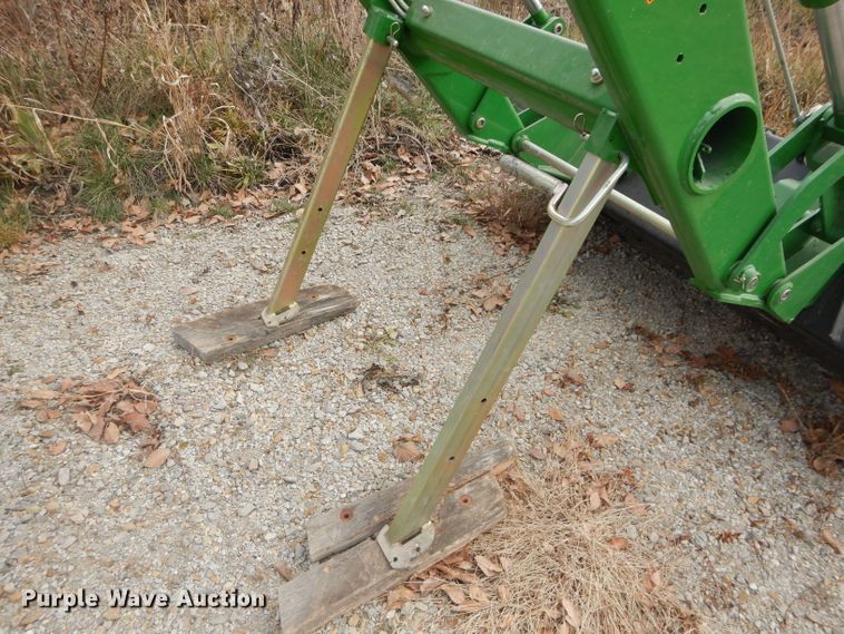 image for item DH2732 John Deere 673 loader