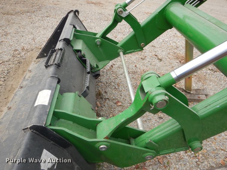 image for item DH2732 John Deere 673 loader