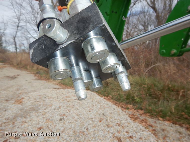 image for item DH2732 John Deere 673 loader