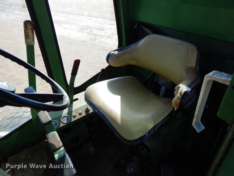 image for item DH3630 1975 John Deere 2270 windrower