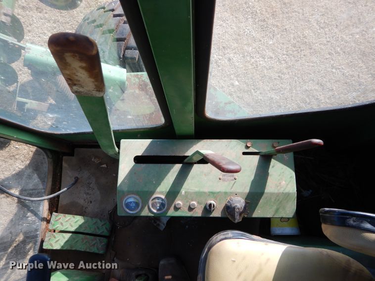 image for item DH3630 1975 John Deere 2270 windrower