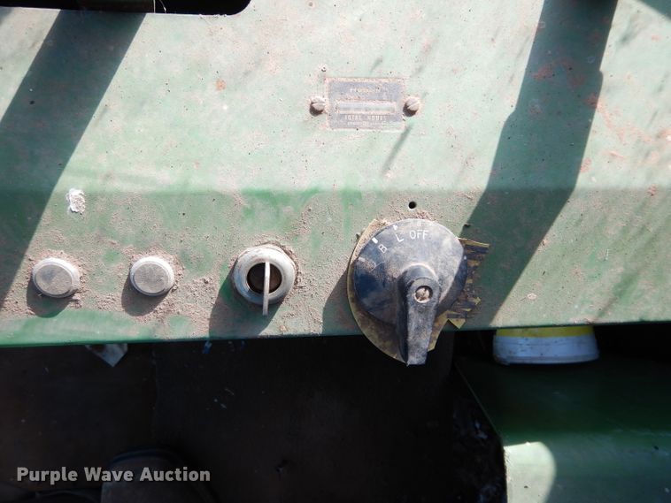 image for item DH3630 1975 John Deere 2270 windrower