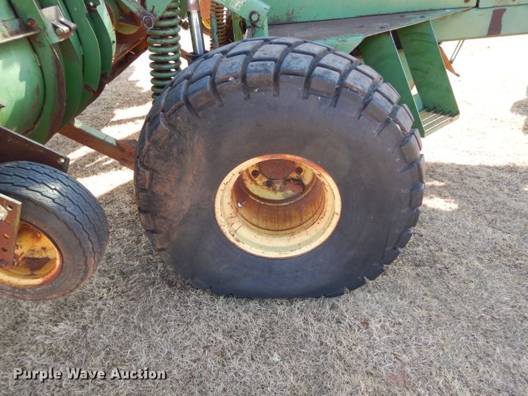 image for item DH3630 1975 John Deere 2270 windrower