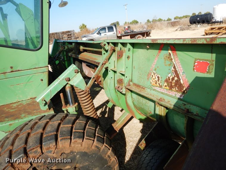 image for item DH3630 1975 John Deere 2270 windrower