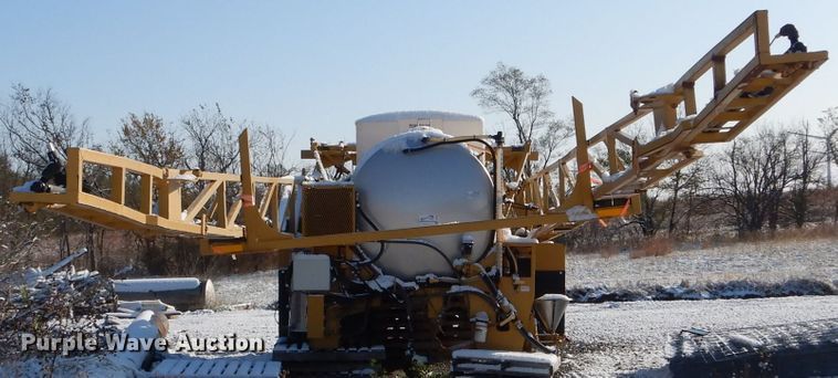 image for item DH6759 AGCO sprayer bed