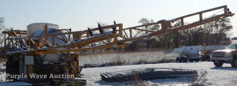 image for item DH6759 AGCO sprayer bed