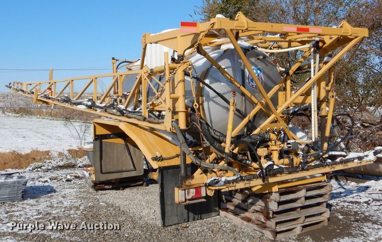 image for item DH6759 AGCO sprayer bed