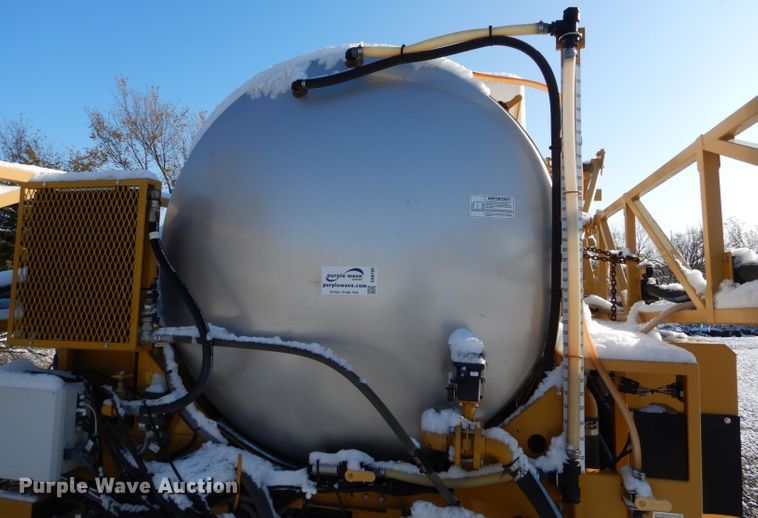 image for item DH6759 AGCO sprayer bed