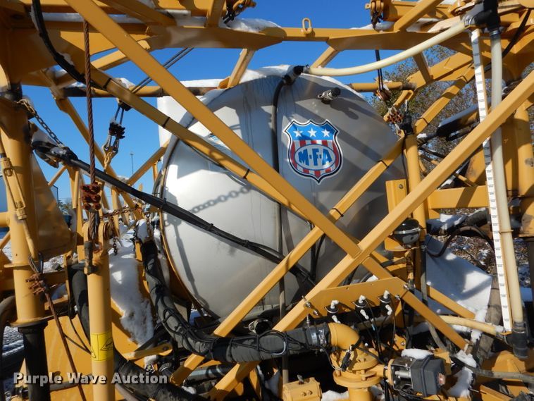 image for item DH6759 AGCO sprayer bed