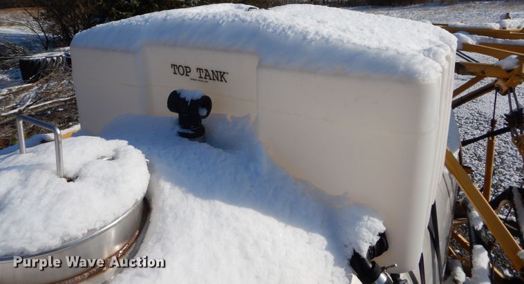 image for item DH6759 AGCO sprayer bed