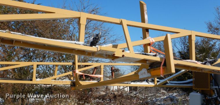 image for item DH6759 AGCO sprayer bed