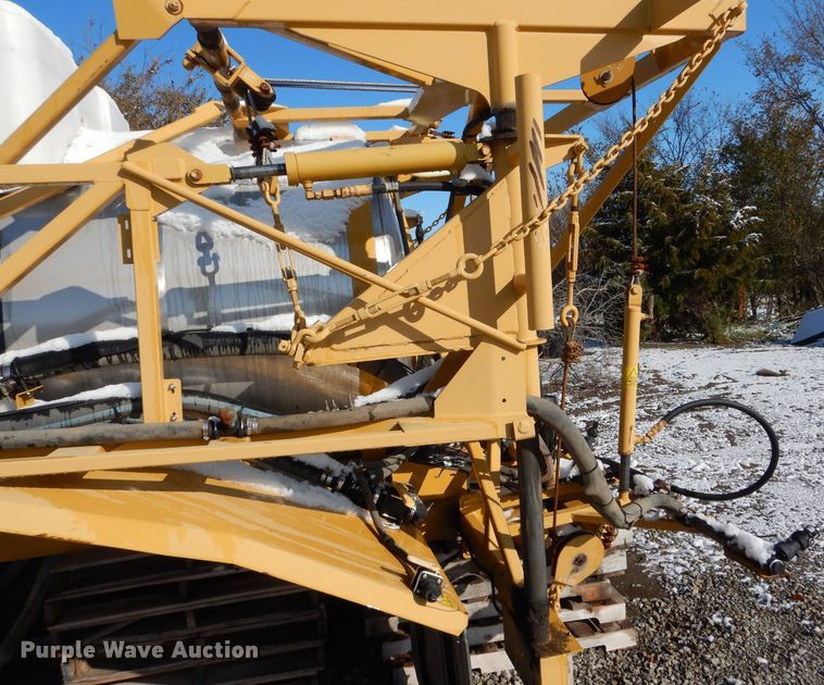 image for item DH6759 AGCO sprayer bed