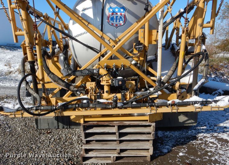 image for item DH6759 AGCO sprayer bed