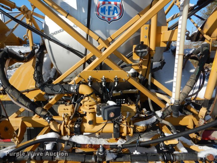 image for item DH6759 AGCO sprayer bed