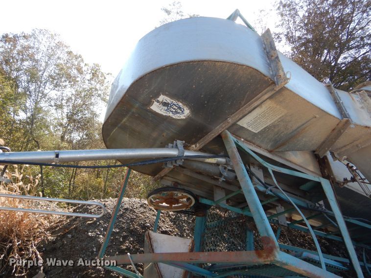 image for item DH6765 Doyle grain leg