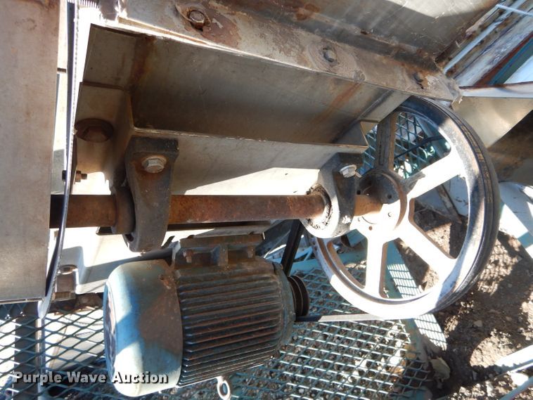 image for item DH6765 Doyle grain leg