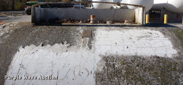 image for item DH6766 Anhydrous ammonia tank