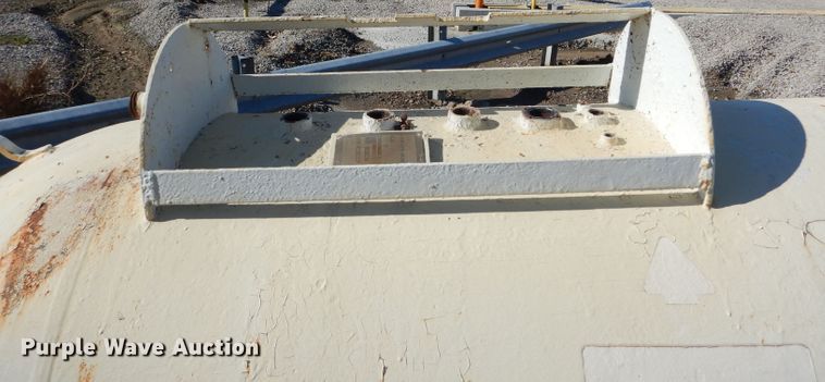 image for item DH6767 Anhydrous ammonia tank