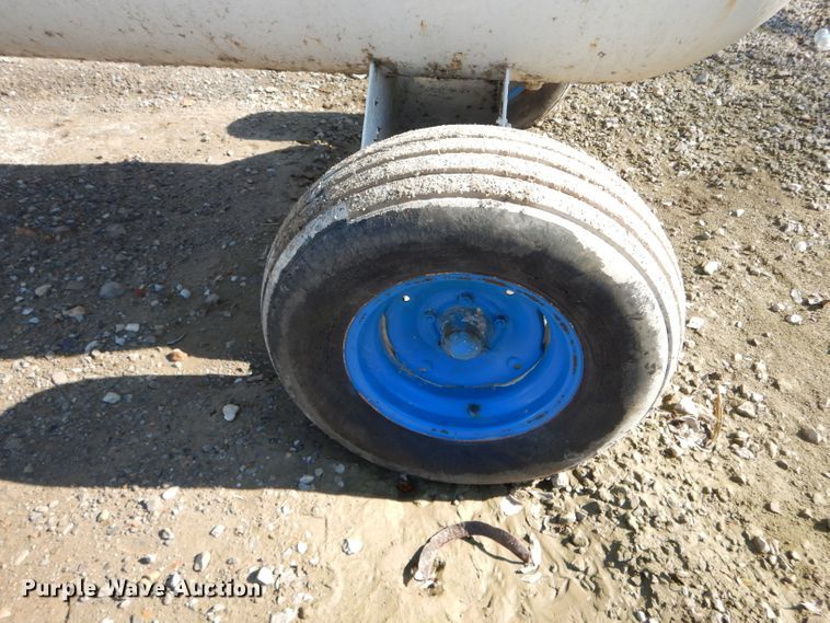 image for item DH6767 Anhydrous ammonia tank