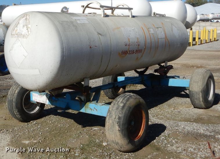 image for item DH6768 Anhydrous ammonia tank