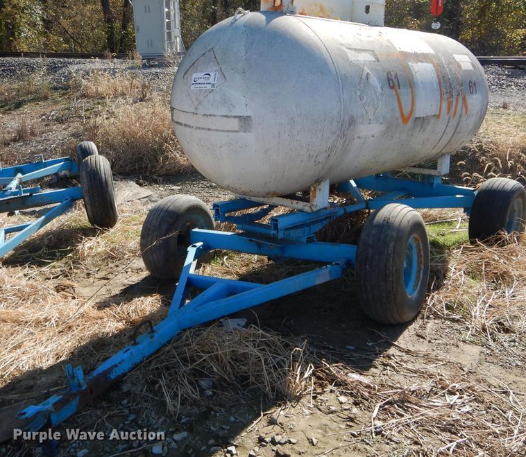 image for item DH6769 Anhydrous ammonia tank