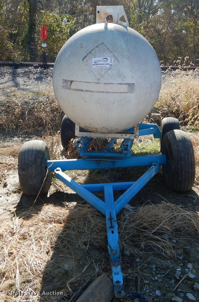 image for item DH6769 Anhydrous ammonia tank
