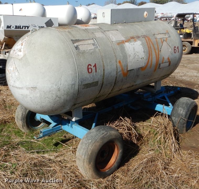 image for item DH6769 Anhydrous ammonia tank