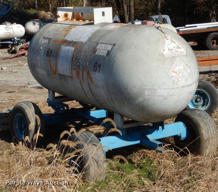 image for item DH6769 Anhydrous ammonia tank
