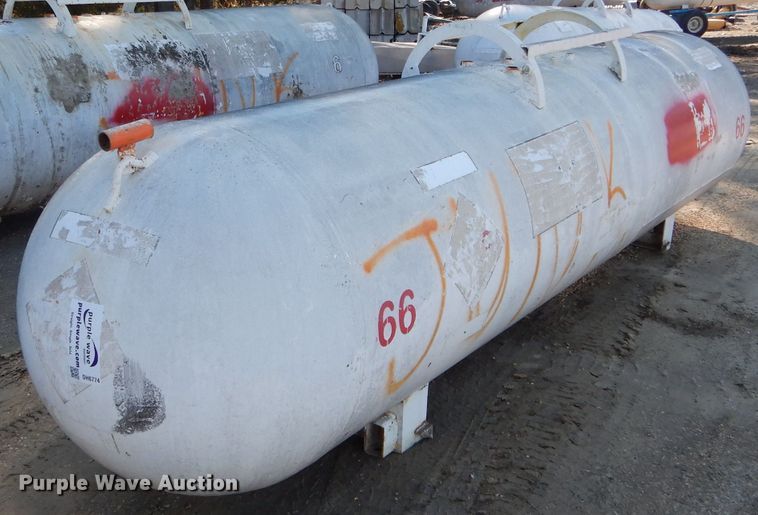 image for item DH6774 Anhydrous ammonia tank