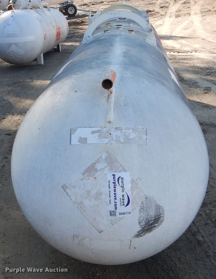 image for item DH6774 Anhydrous ammonia tank