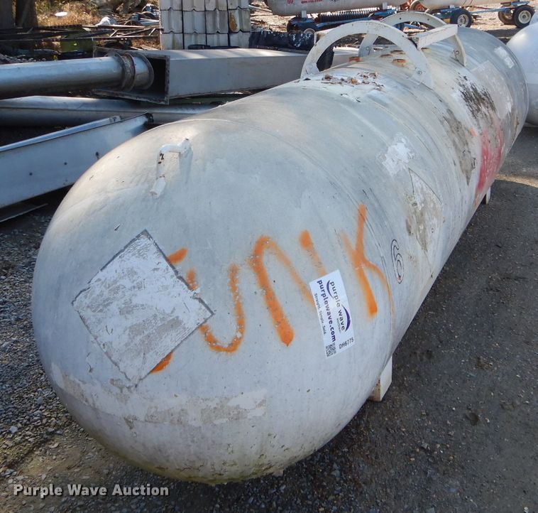 image for item DH6775 Anhydrous ammonia tank