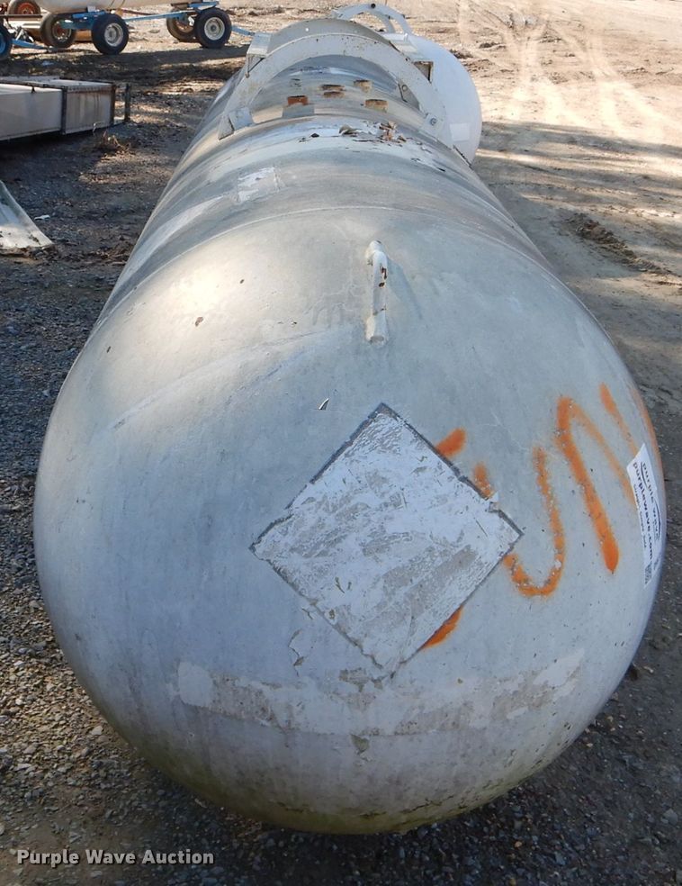 image for item DH6775 Anhydrous ammonia tank