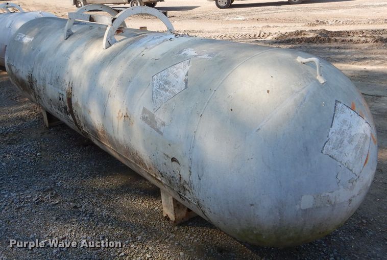 image for item DH6775 Anhydrous ammonia tank