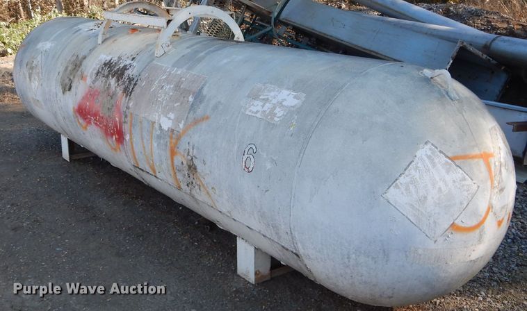 image for item DH6775 Anhydrous ammonia tank