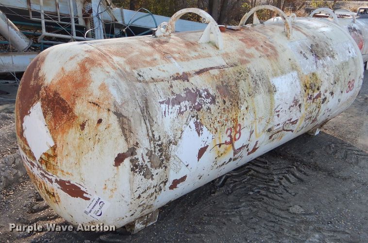 image for item DH6776 Anhydrous ammonia tank