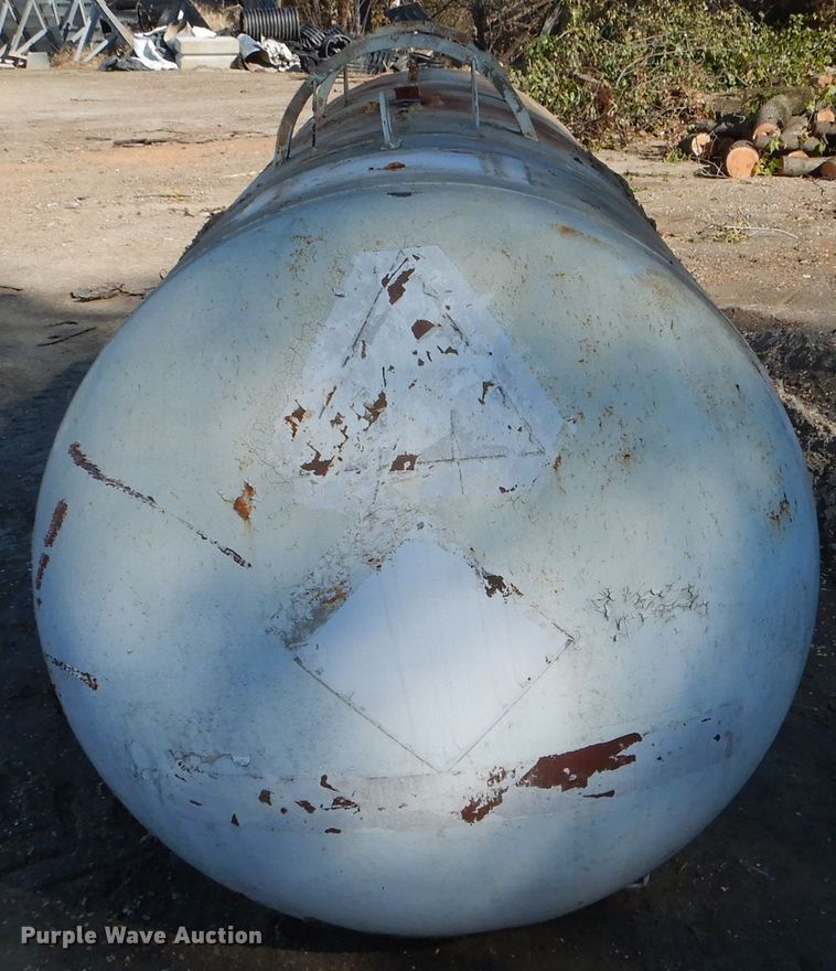 image for item DH6776 Anhydrous ammonia tank