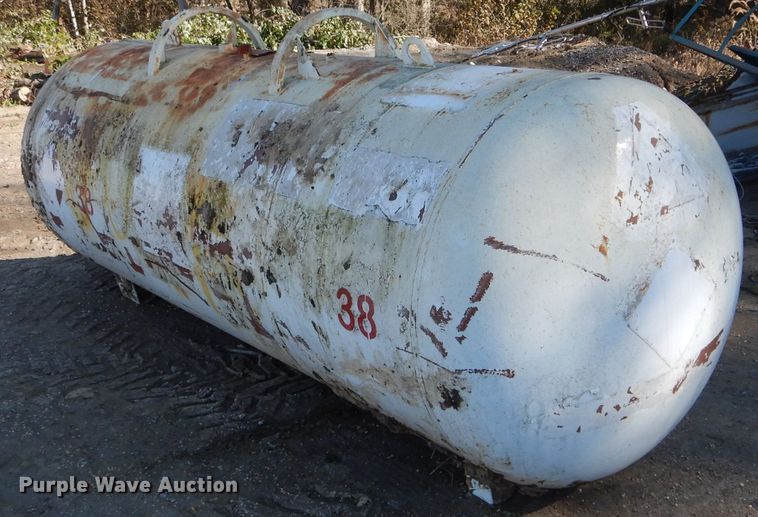 image for item DH6776 Anhydrous ammonia tank
