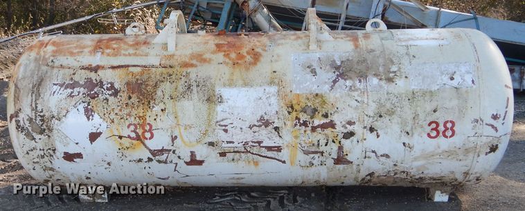 image for item DH6776 Anhydrous ammonia tank