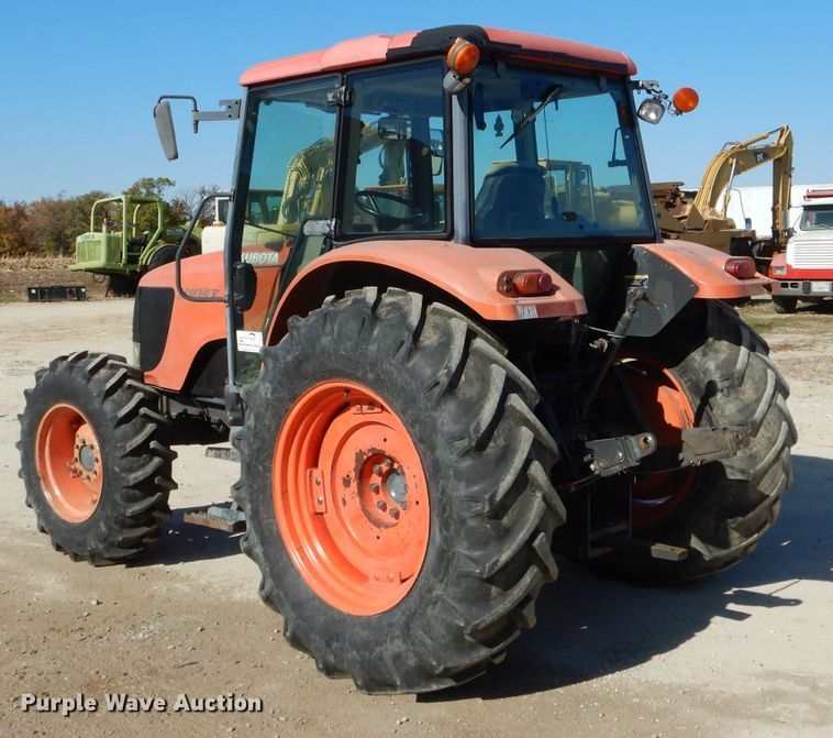 image for item DH6794 Kubota M105X MFWD tractor