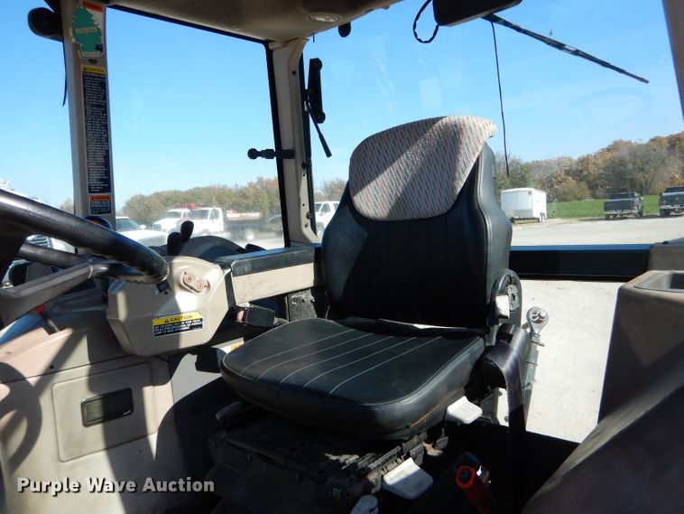 image for item DH6794 Kubota M105X MFWD tractor